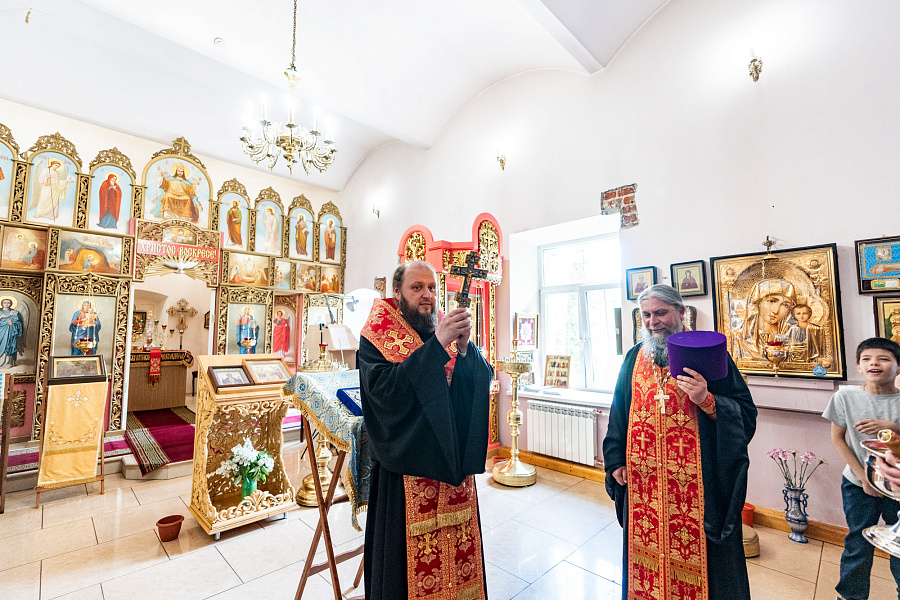 Молебен на начало реставрации Казанского храма города Серпухова